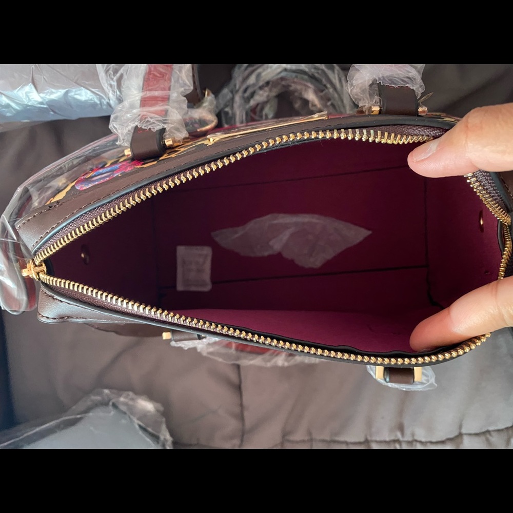 Nicole lee crossbody new - Picture 2 of 2